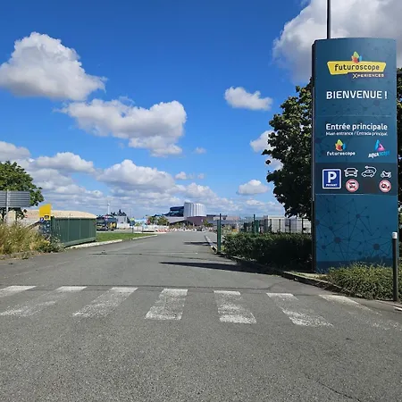 Апартаменты Center Futuroscope Free Parking Wifi *